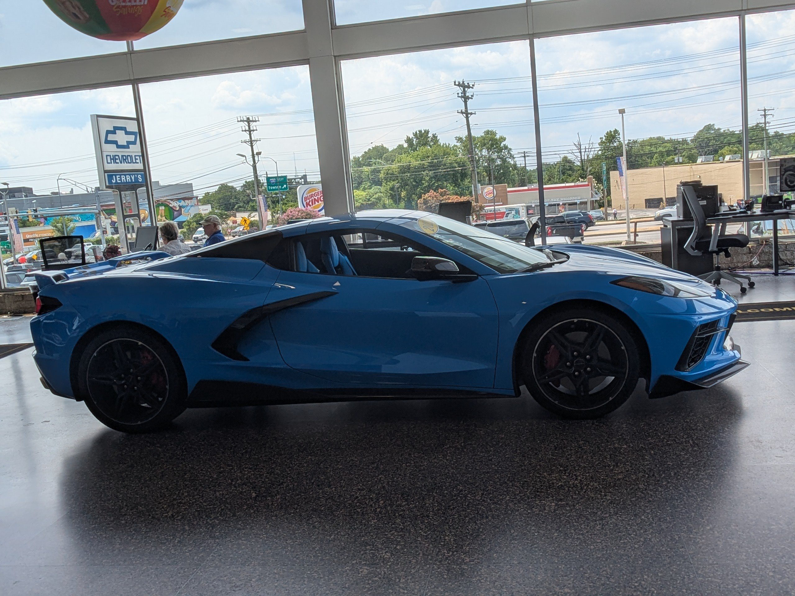 Used 2021 Chevrolet Corvette Stingray Premium Conv w/ Z51 Performance Package RWD image 10