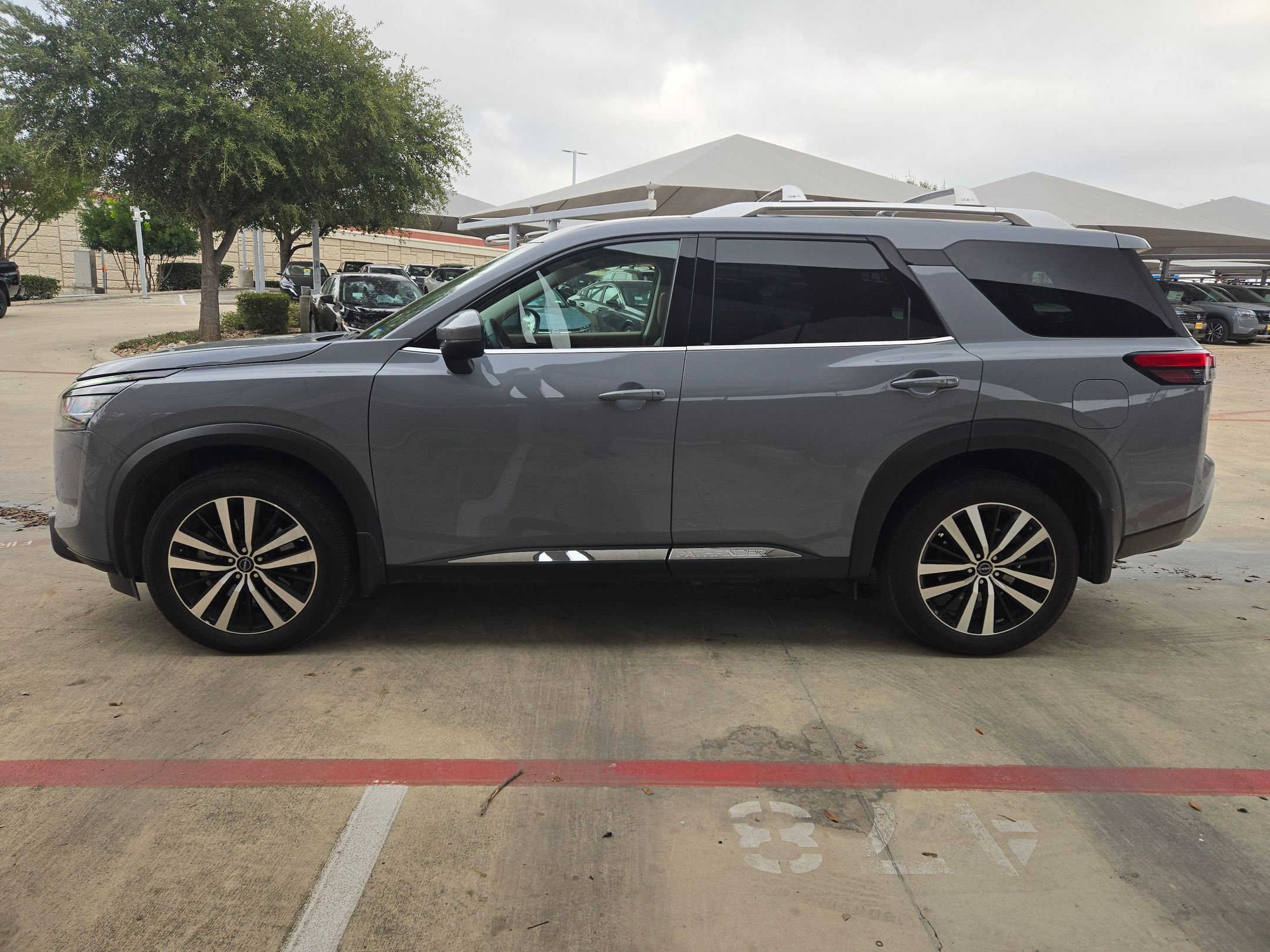 Certified 2024 Nissan Pathfinder Platinum w/ Cargo Package image 6