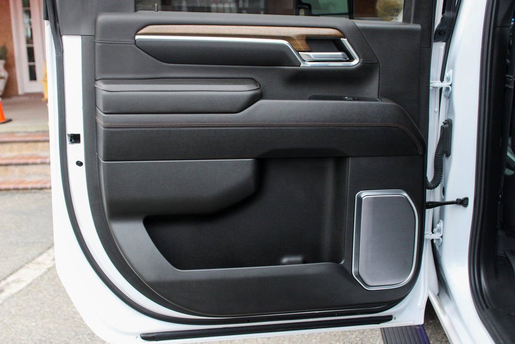 Used 2024 Chevrolet Silverado 3500 High Country w/ High Country Premium Package image 40