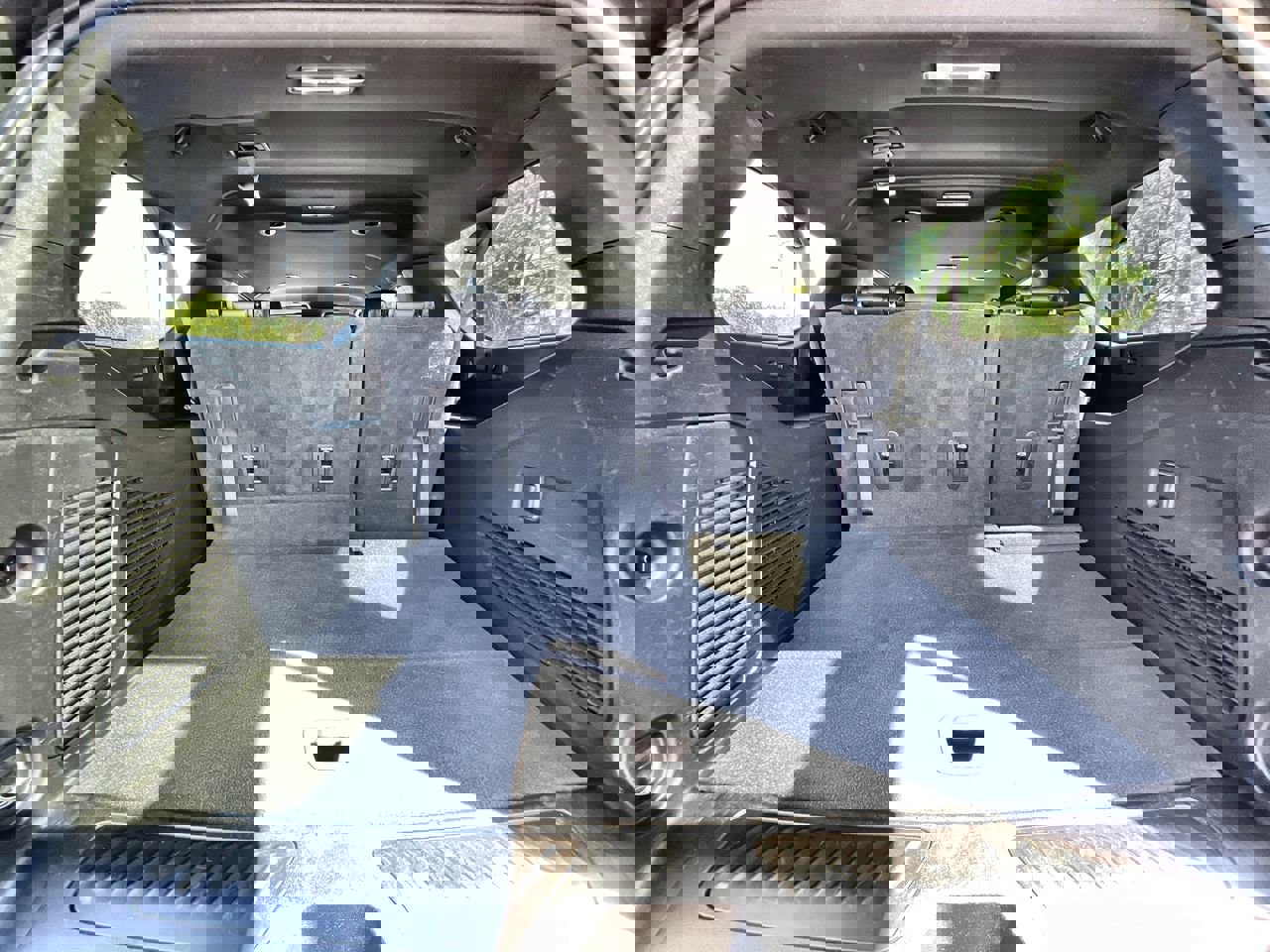 Used 2022 Chevrolet Suburban LT image 26