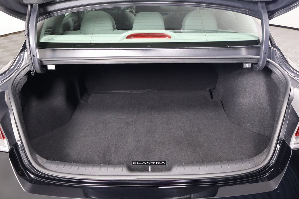 Used 2024 Hyundai Elantra SEL FWD image 14