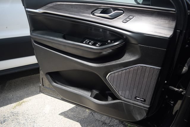 Used 2023 Jeep Grand Cherokee L Overland AWD/4WD image 20