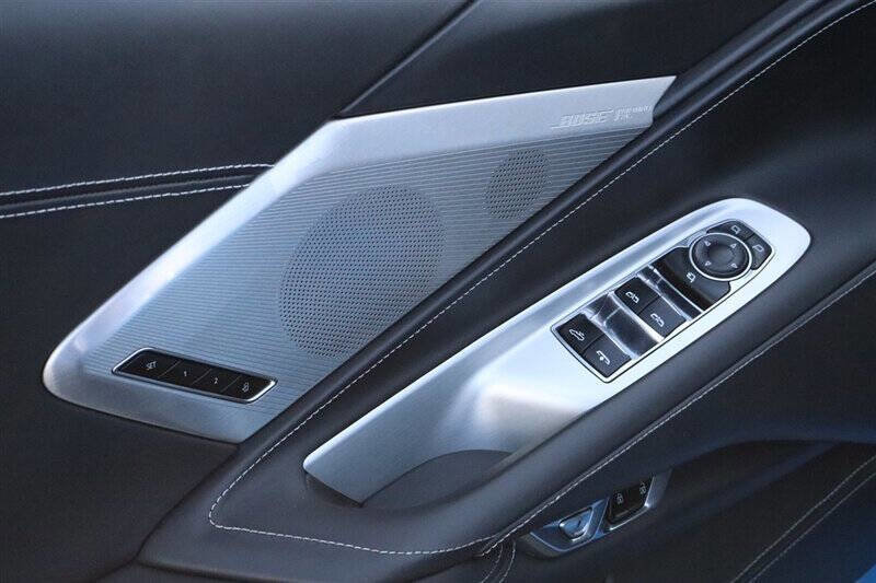 Used 2022 Chevrolet Corvette Stingray Premium Conv w/ Z51 Performance Package RWD image 12