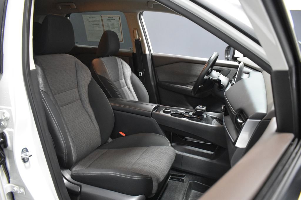 Used 2022 Nissan Rogue SV AWD/4WD image 14