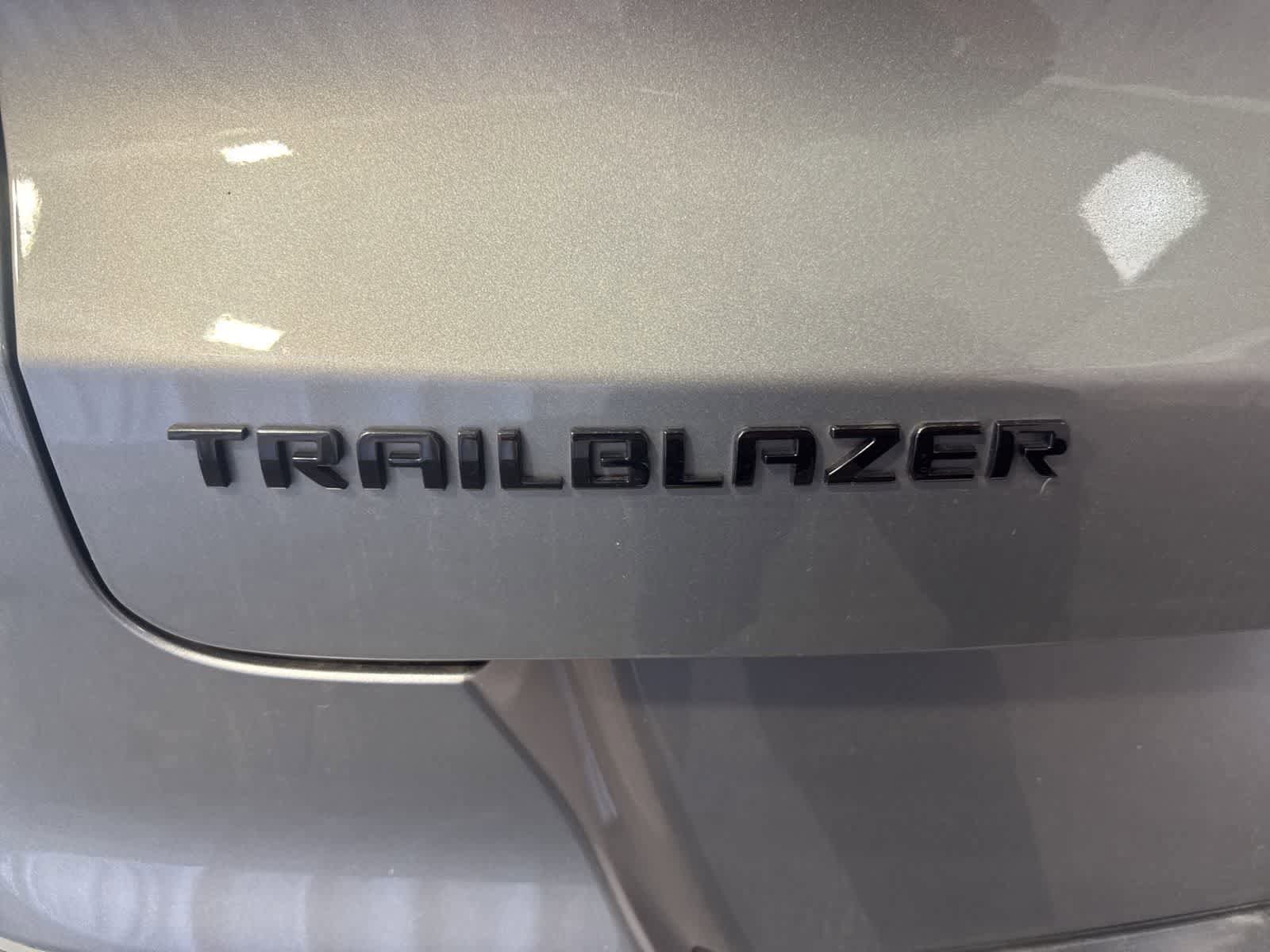 Used 2023 Chevrolet TrailBlazer RS w/ Convenience Package image 13