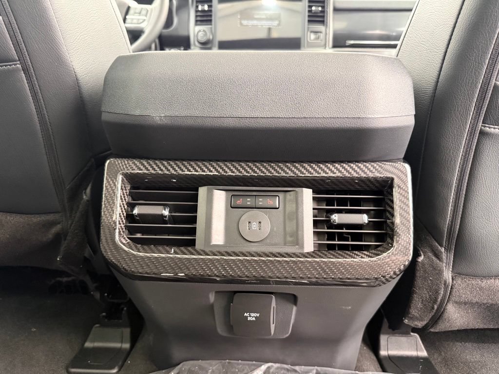 New 2026 Ford F250 Lariat w/ Black Appearance Package AWD/4WD image 31