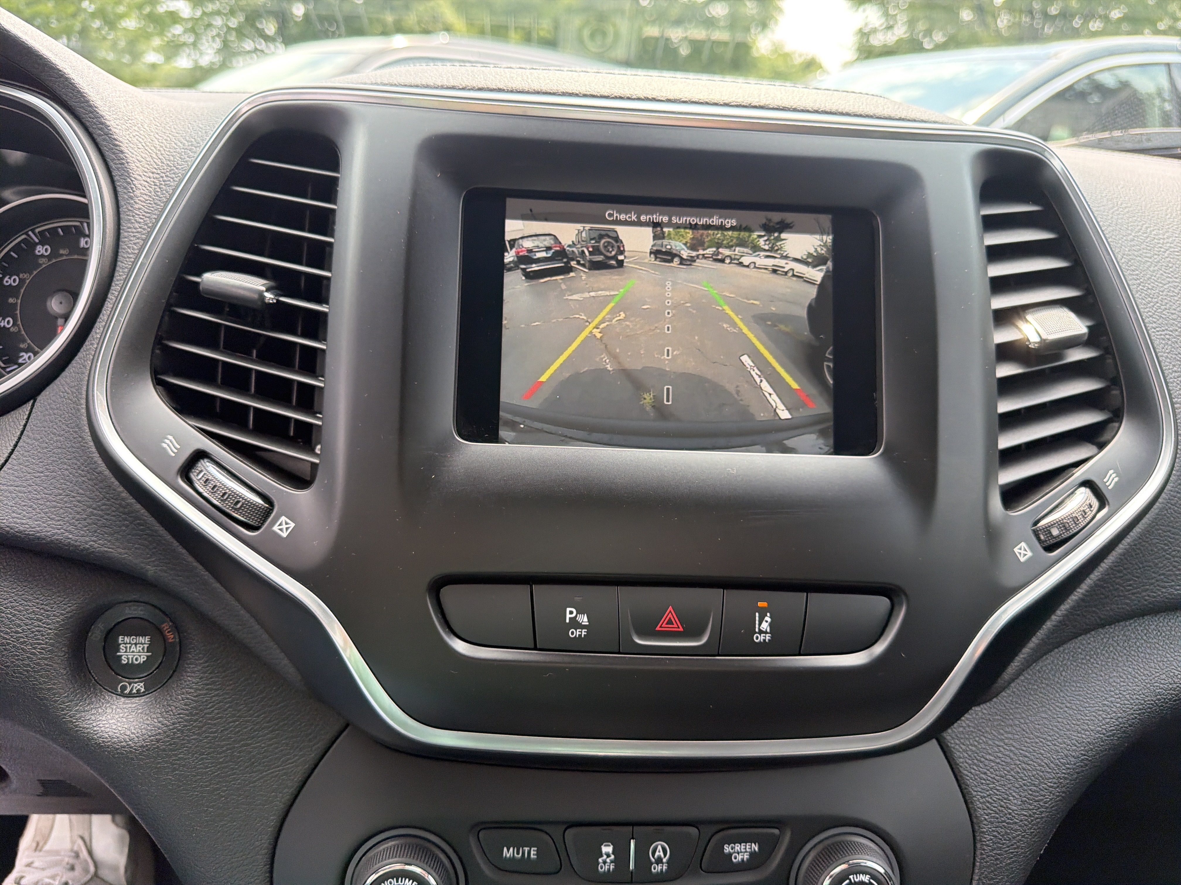 Certified 2020 Jeep Cherokee Latitude Lux w/ Quick Order Package 26H Lux AWD/4WD image 26
