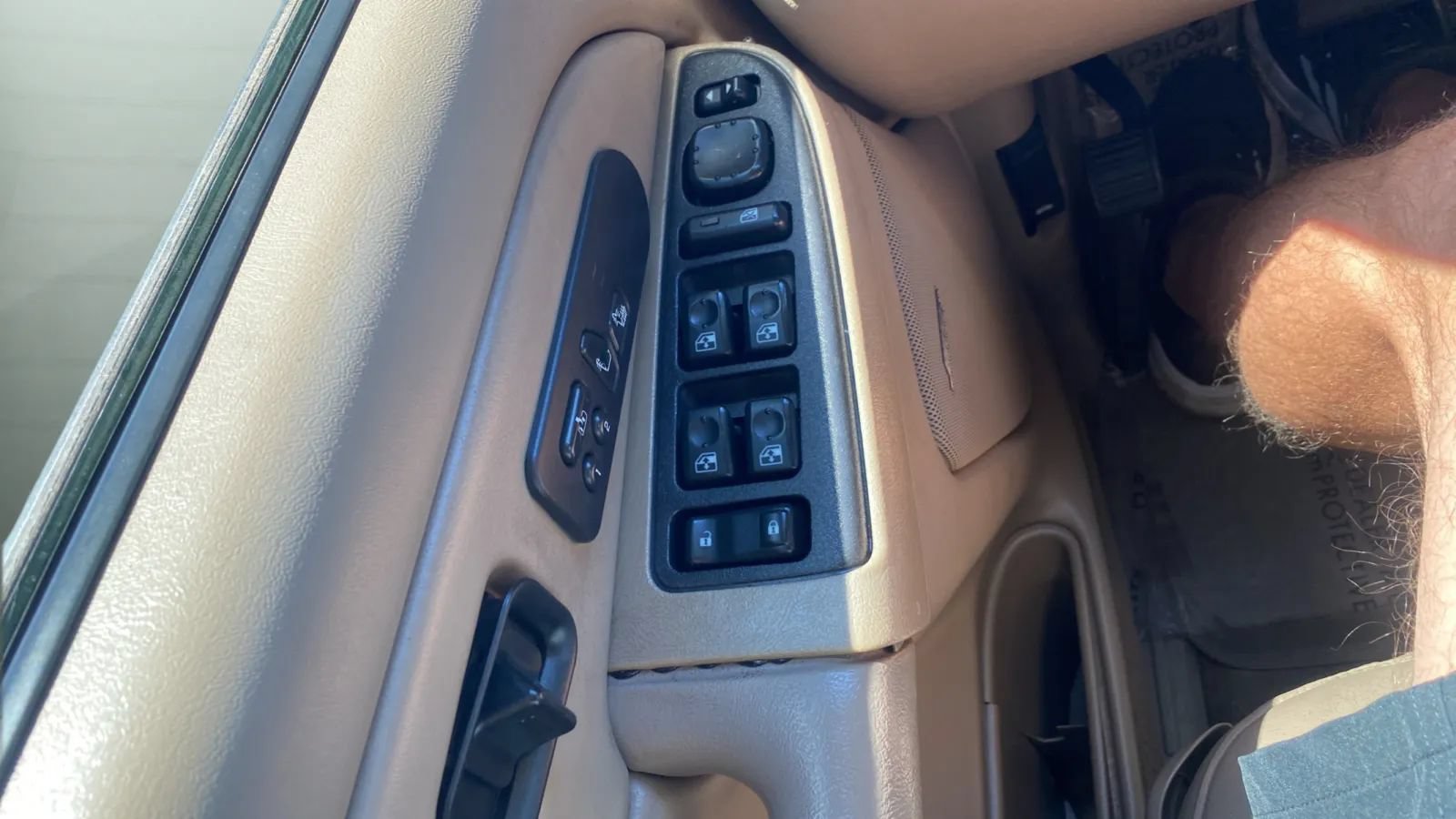 Used 2004 Chevrolet Silverado 2500 LT RWD image 18
