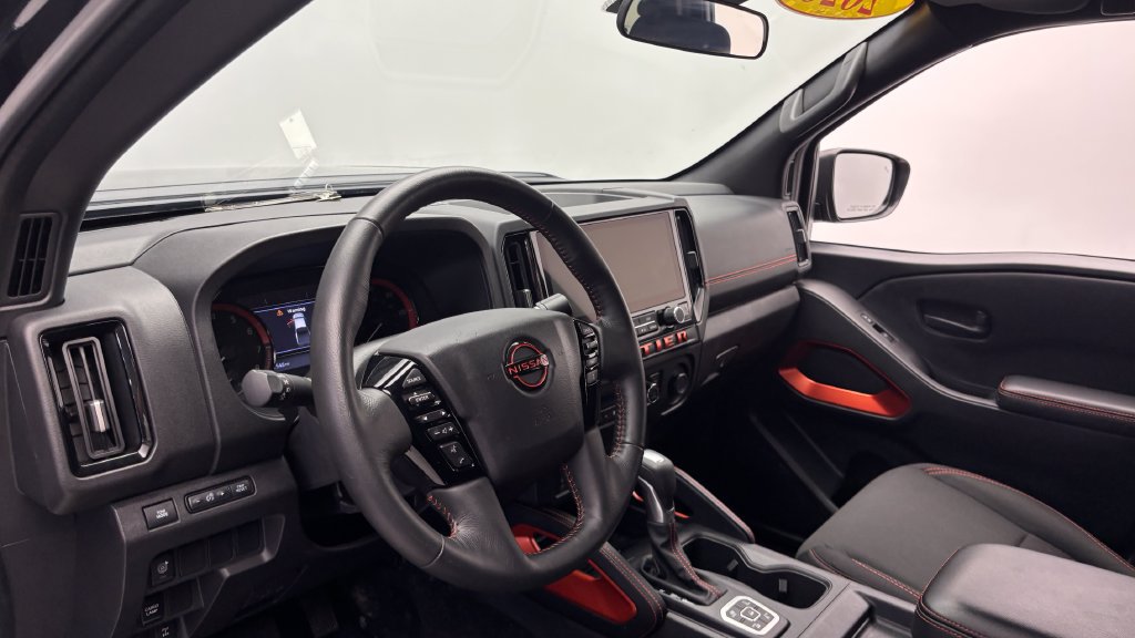 Used 2026 Nissan Frontier PRO-4X AWD/4WD image 16