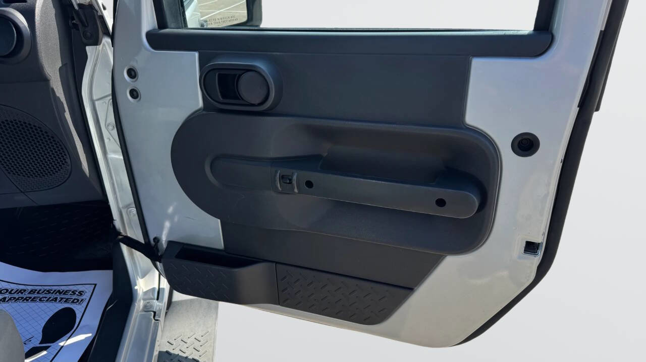 Used 2007 Jeep Wrangler Unlimited X image 16