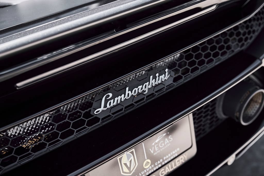 Used 2021 Lamborghini Huracan EVO RWD image 12