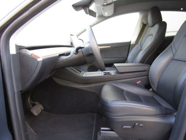 Used 2024 Tesla Model Y Long Range image 9