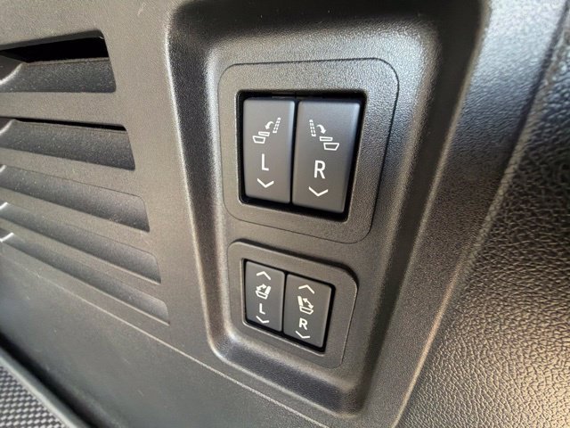 Used 2026 Buick Enclave Sport Touring w/ Power Package AWD/4WD image 29