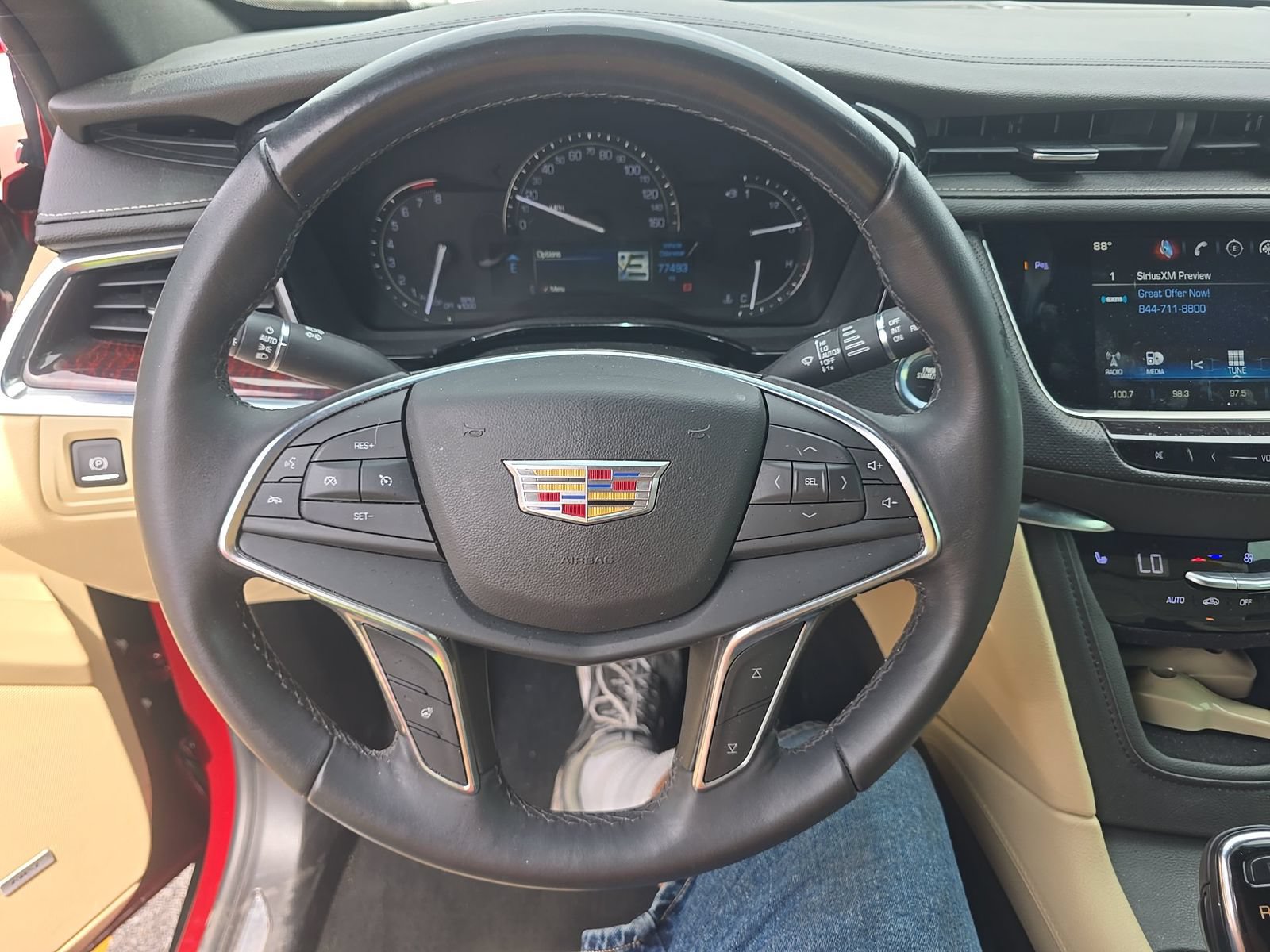 Used 2018 Cadillac XT5 Luxury FWD image 13