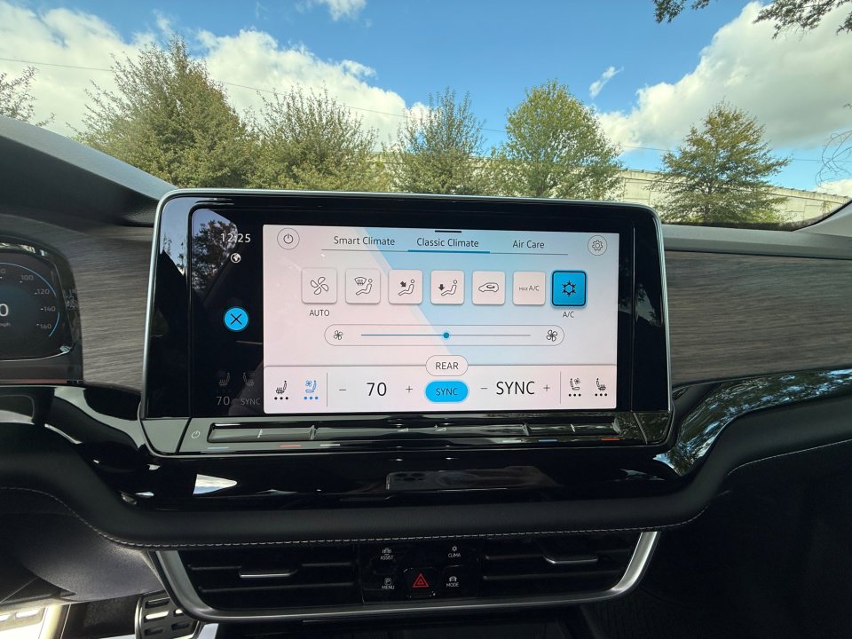 New 2026 Volkswagen Atlas SEL Premium R-Line image 18