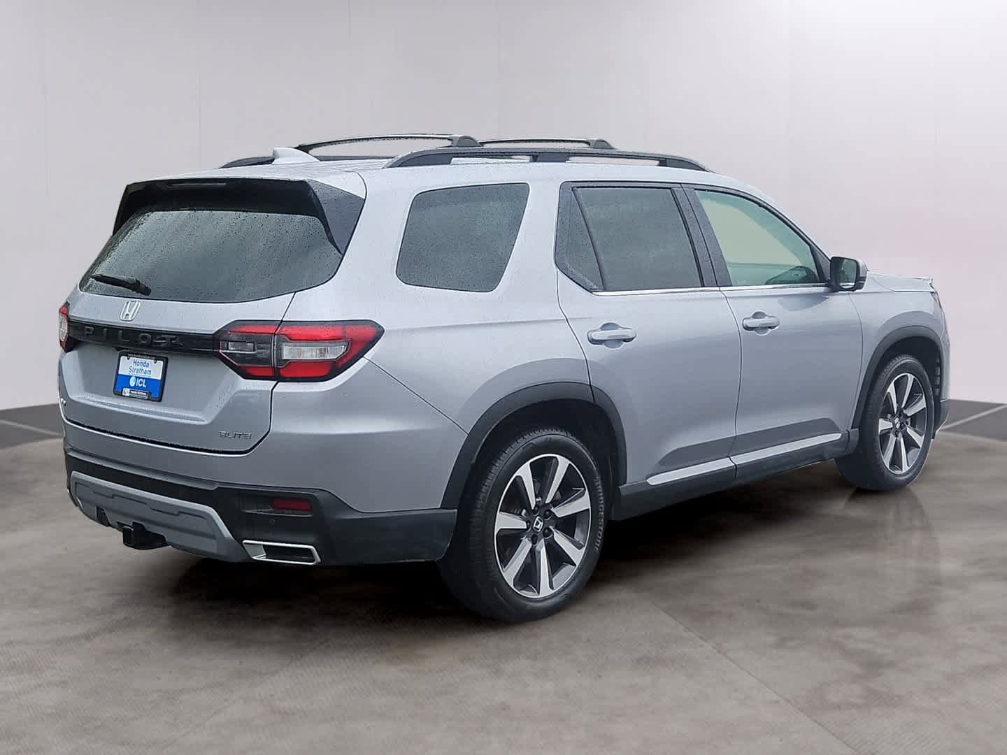 Certified 2023 Honda Pilot Elite image 2