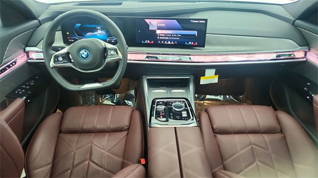 Used 2025 BMW i7 eDrive50 image 21