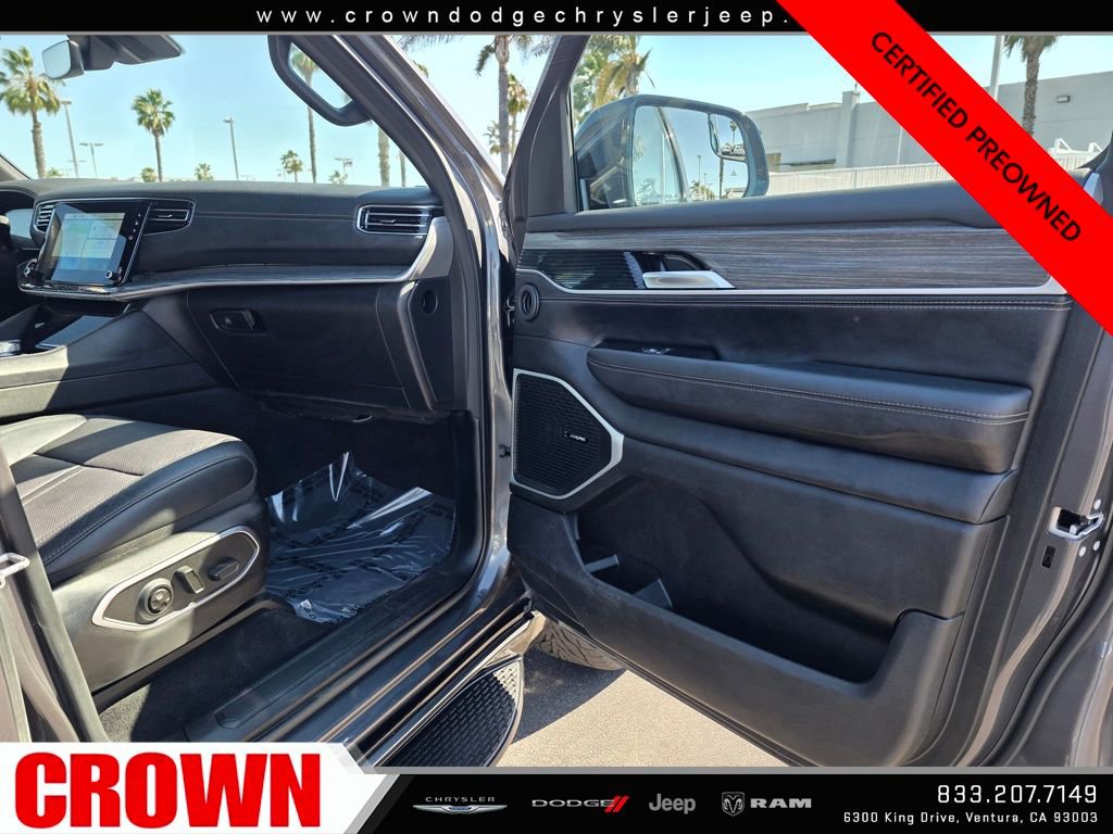 Certified 2024 Jeep Wagoneer L Series III w/ Flexible Seating Group AWD/4WD image 13