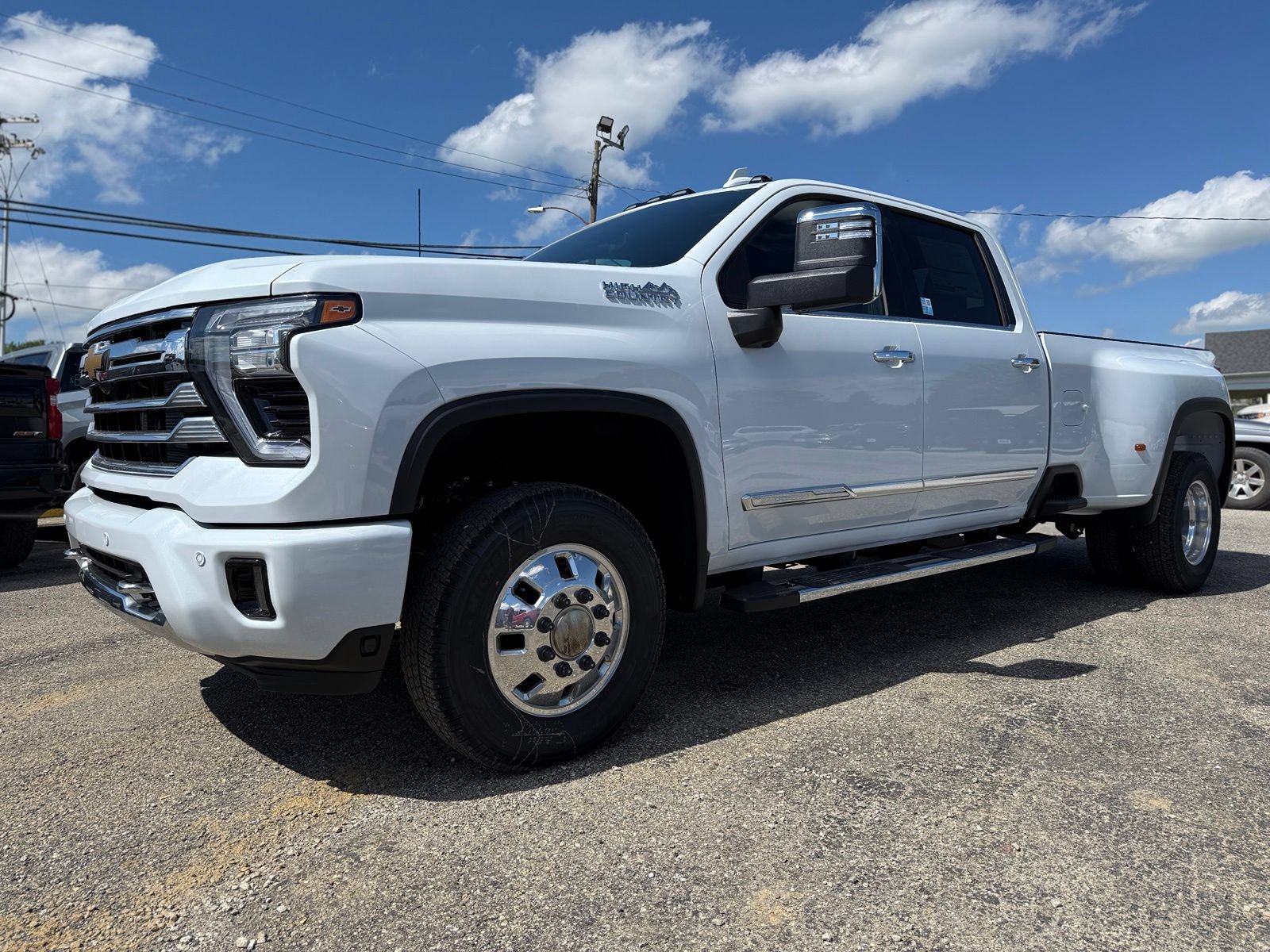 New 2026 Chevrolet Silverado 3500 High Country w/ High Country Premium Package AWD/4WD image 2