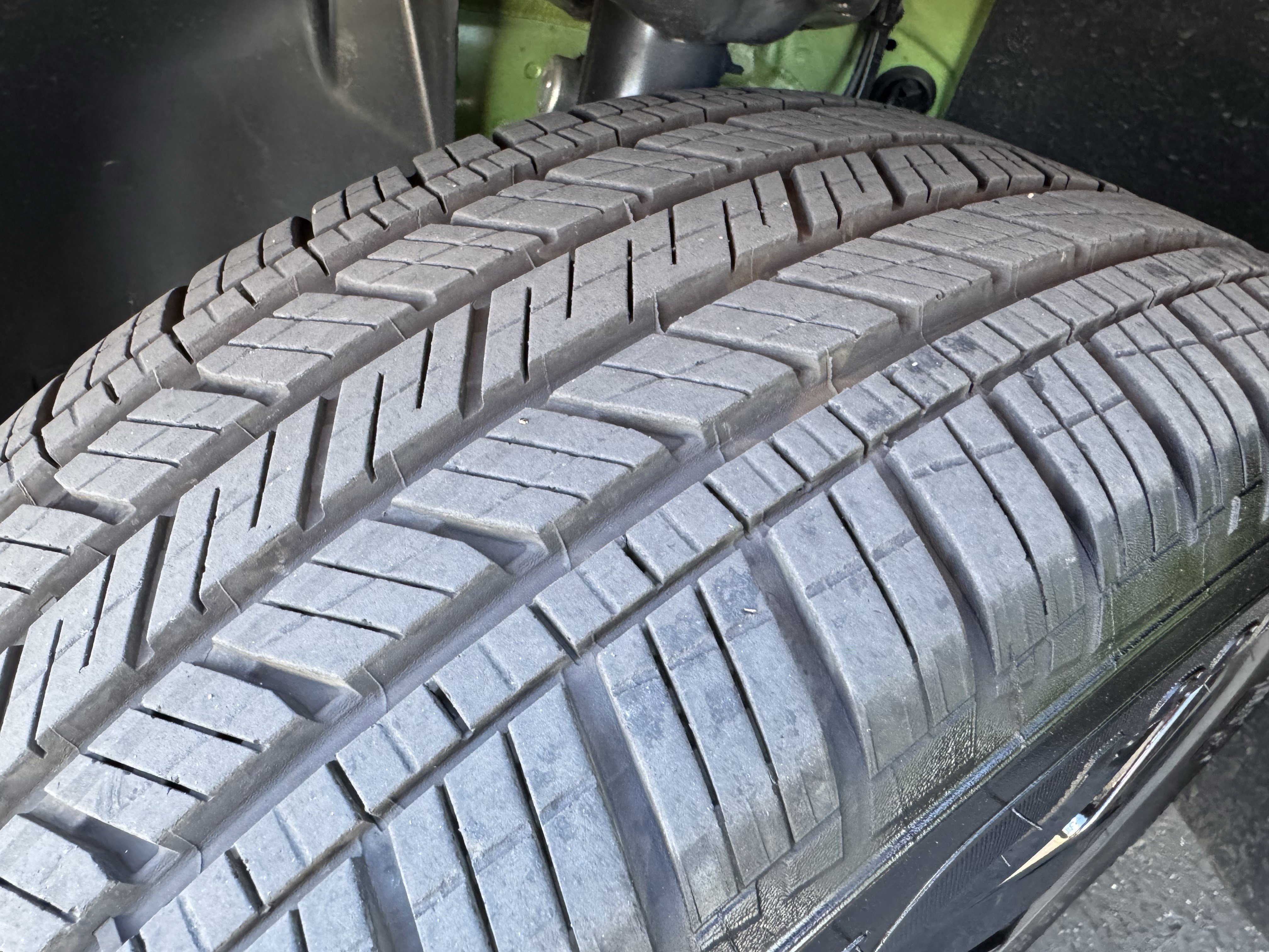 Certified 2025 Volkswagen Taos SE image 13