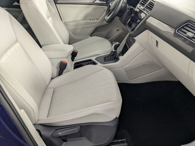 Used 2024 Volkswagen Tiguan SE image 35