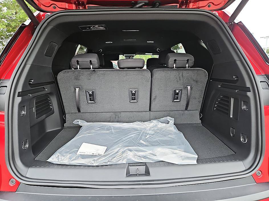 New 2027 Chevrolet Traverse LT AWD/4WD image 12