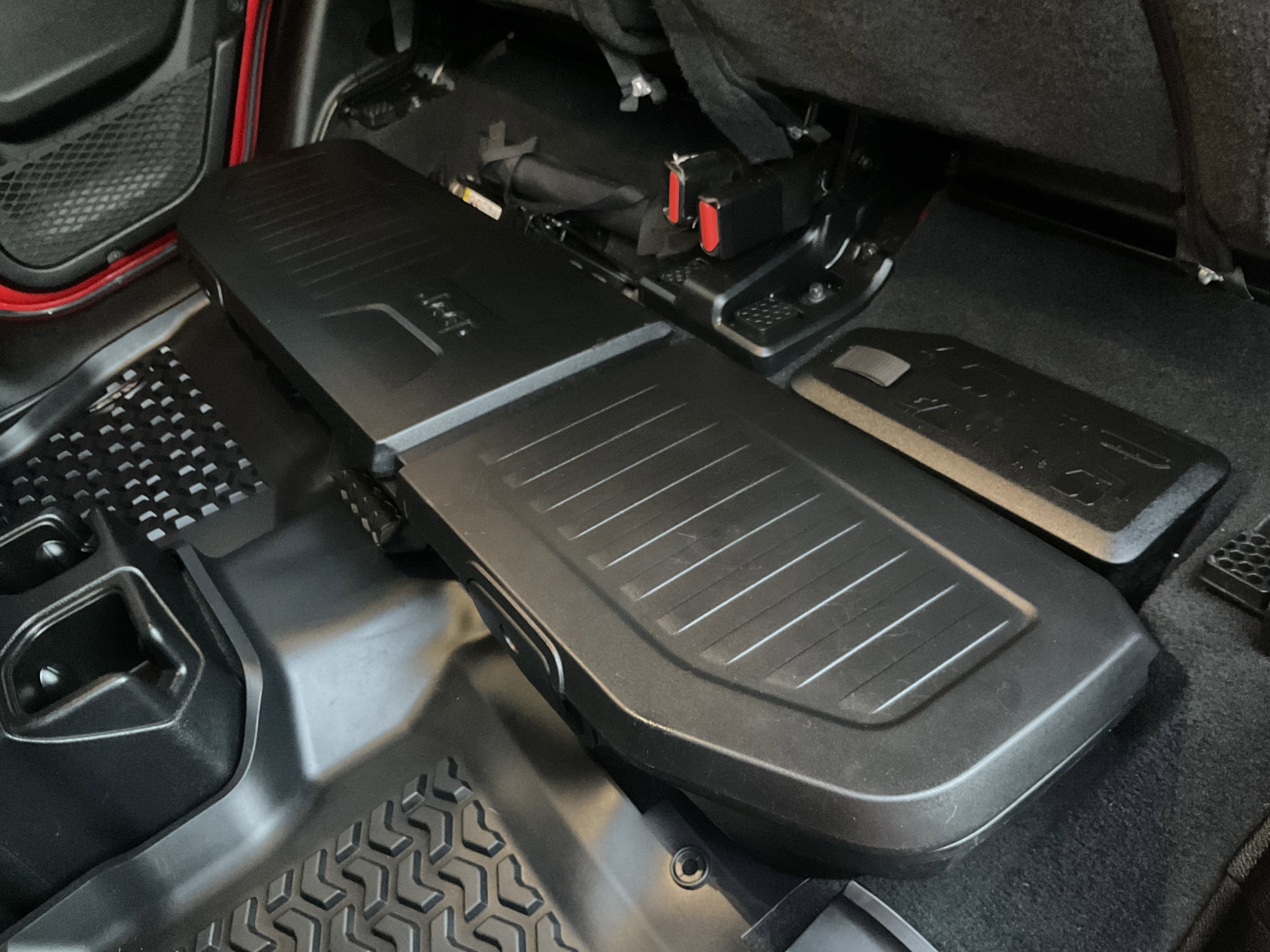 Used 2020 Jeep Gladiator Rubicon w/ Advanced Safety Group image 46