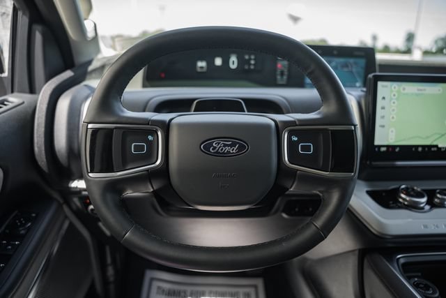 Used 2025 Ford Expedition Active AWD/4WD image 42