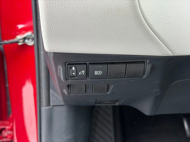 Used 2022 Toyota Corolla Cross LE AWD/4WD image 23