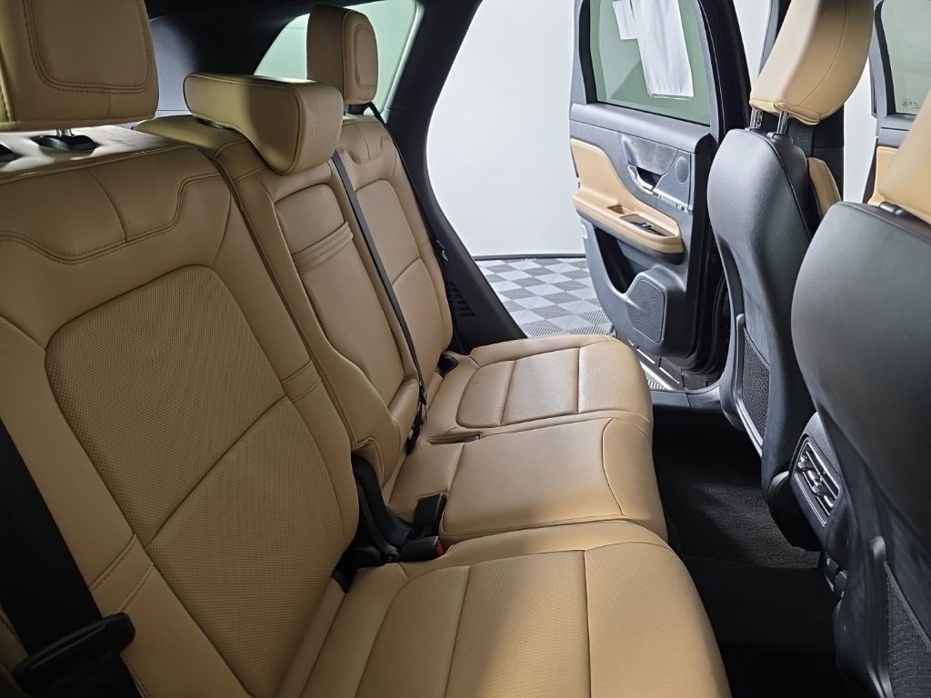 Used 2023 Lincoln Corsair Reserve w/ Equipment Group 201A image 38