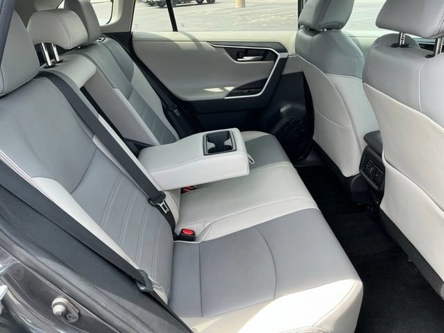 Used 2020 Toyota RAV4 Limited FWD image 22
