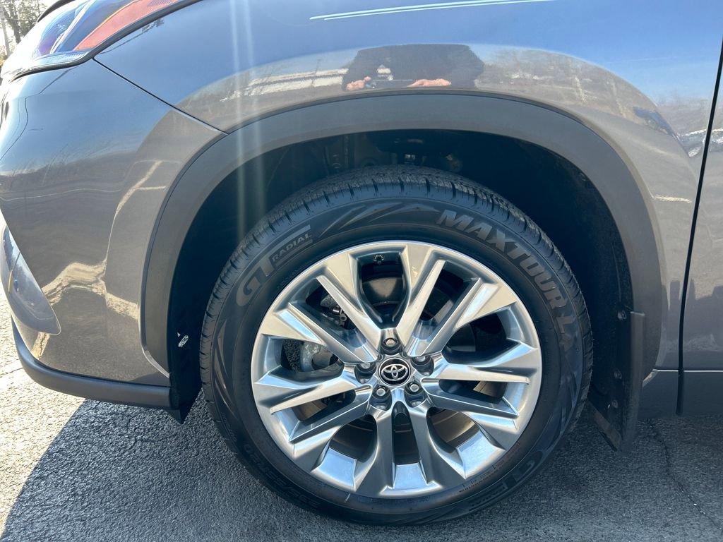 Used 2023 Toyota Highlander Limited image 31