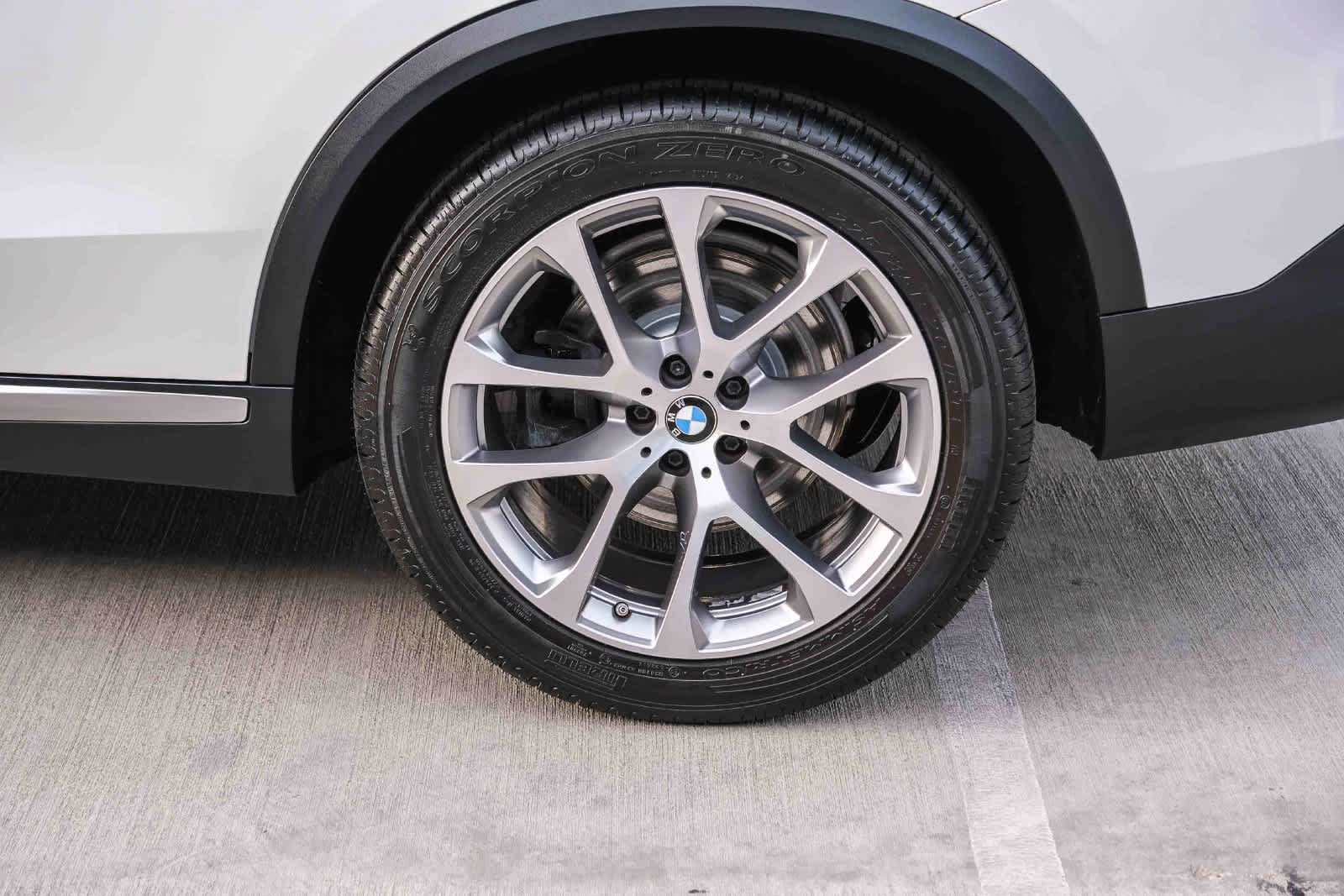 Used 2021 BMW X5 xDrive40i w/ Convenience Package AWD/4WD image 9