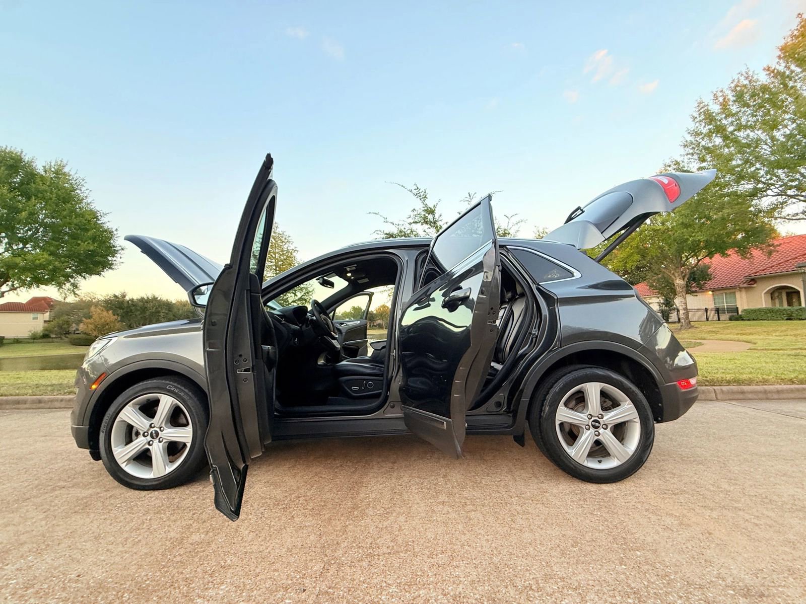 Used 2017 Lincoln MKC Premiere image 20