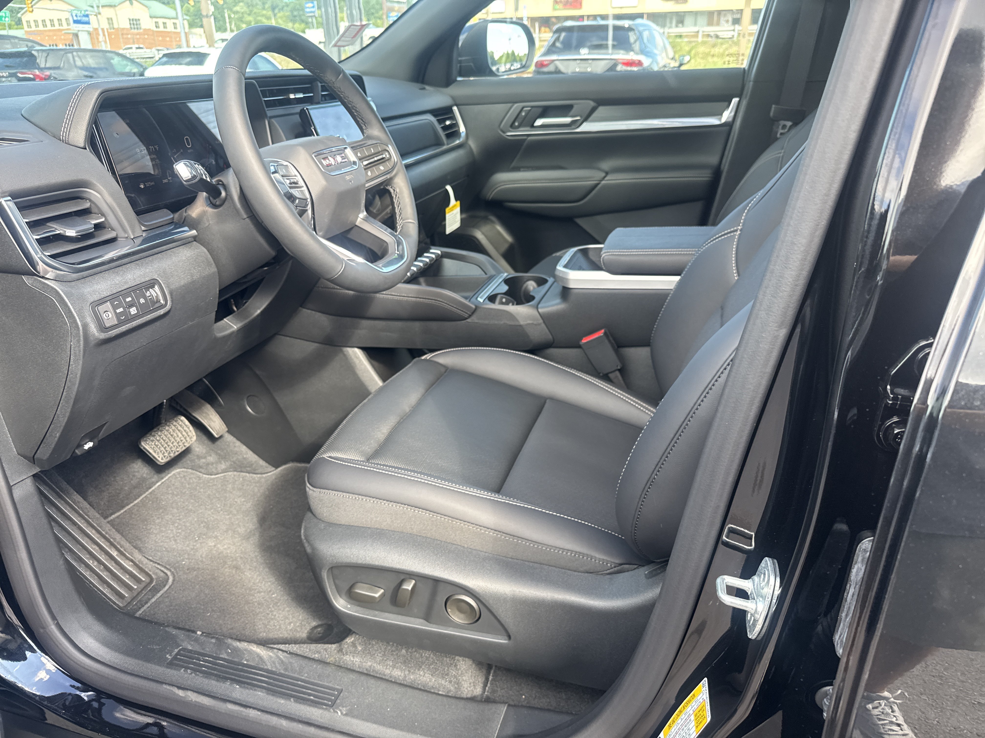 New 2027 GMC Terrain Elevation w/ Elevation Premium Package AWD/4WD image 12