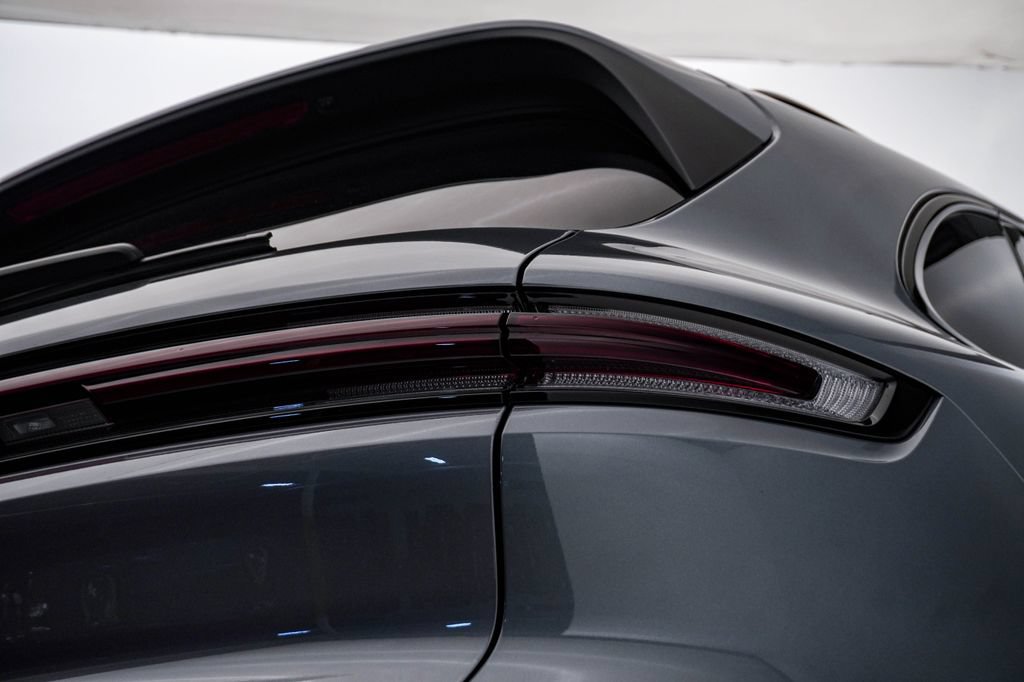 New 2026 Porsche Cayenne E-Hybrid AWD/4WD image 12