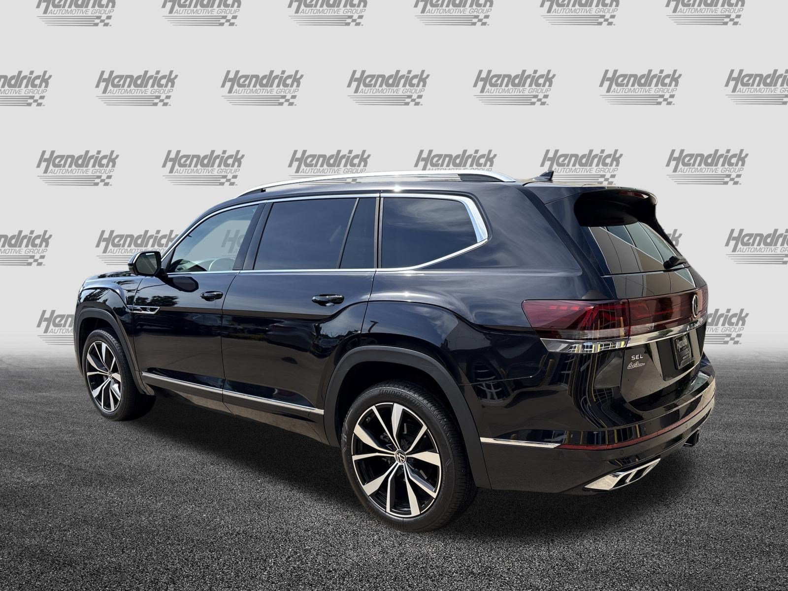 Used 2024 Volkswagen Atlas SEL Premium R-Line AWD/4WD image 8