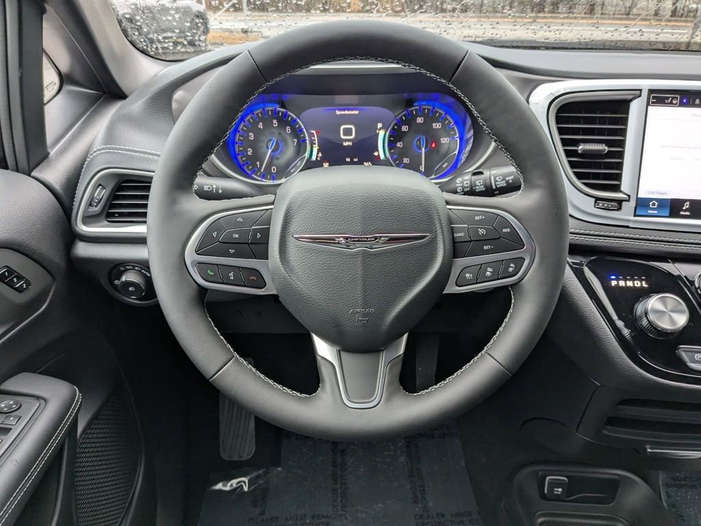 New 2025 Chrysler Pacifica Select image 6