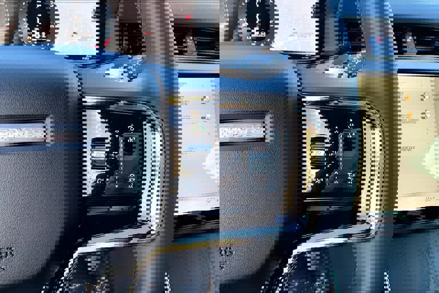 Certified 2026 Land Rover Range Rover Evoque Dynamic SE image 24