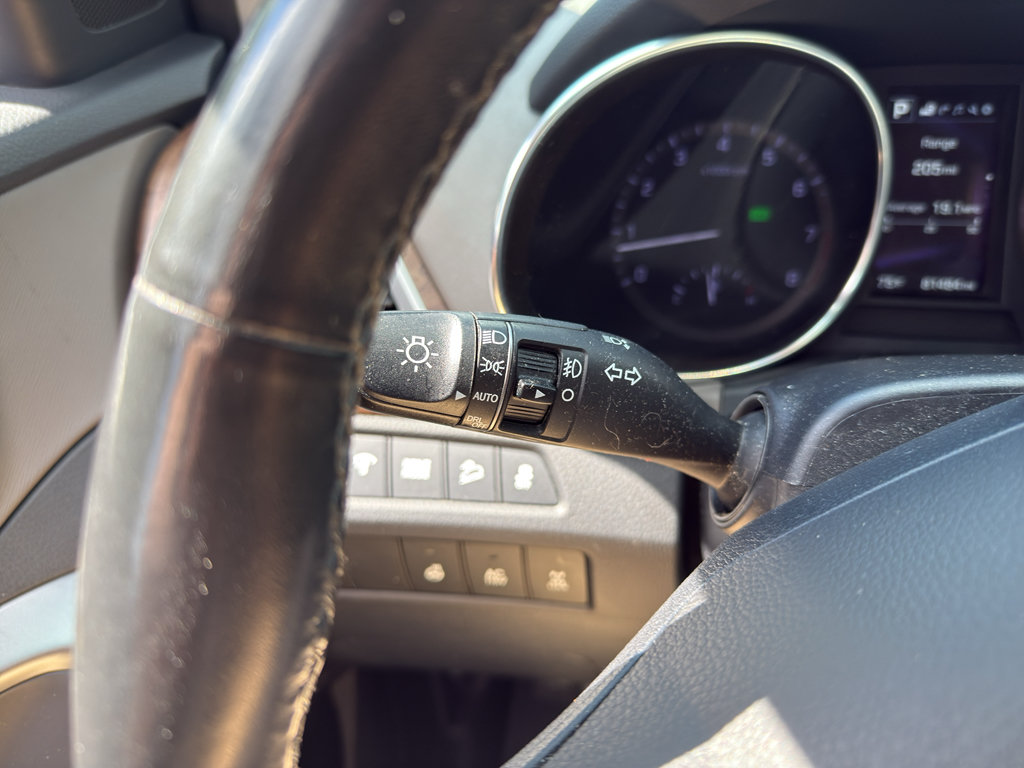 Used 2019 Hyundai Santa Fe XL AWD/4WD image 17