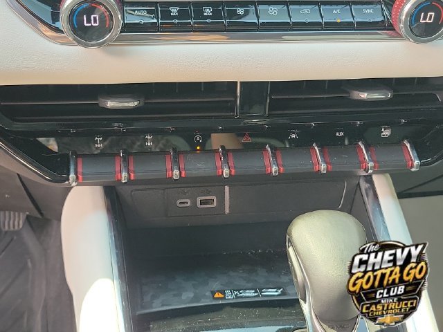 Used 2024 GMC Canyon AT4X AWD/4WD image 17