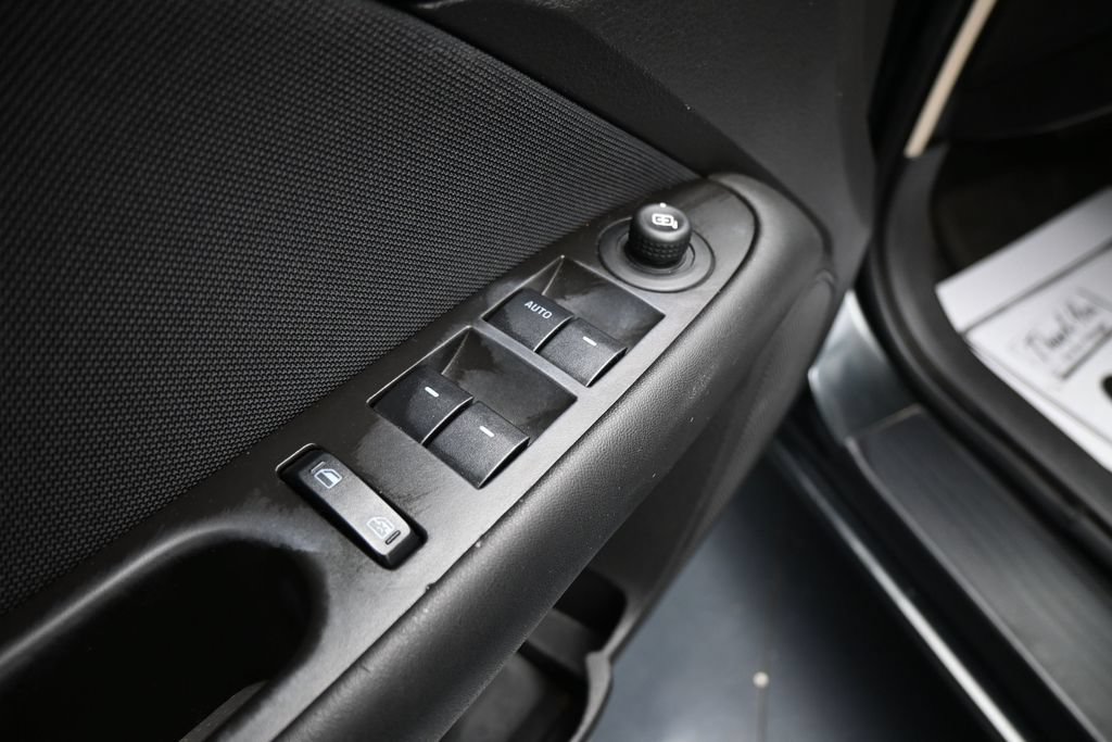Used 2010 Ford Fusion SE FWD image 11