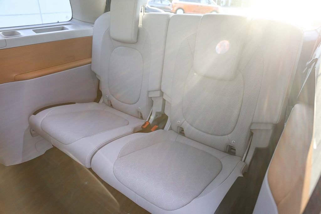 New 2025 Volkswagen ID. Buzz Pro S Plus image 28