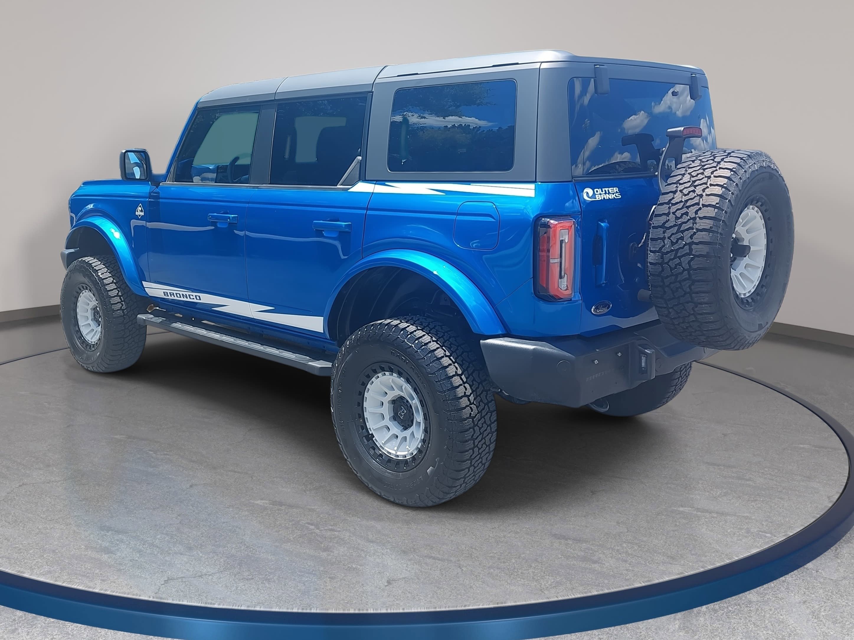 Used 2024 Ford Bronco Outer Banks AWD/4WD image 7
