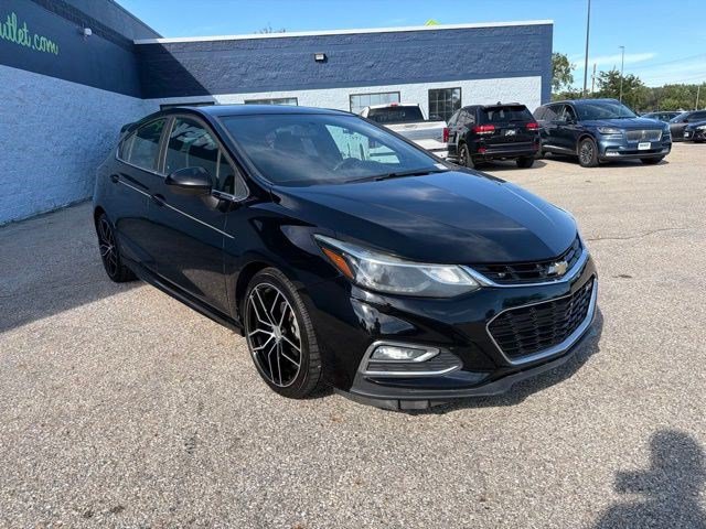 Used 2017 Chevrolet Cruze LT FWD image 7
