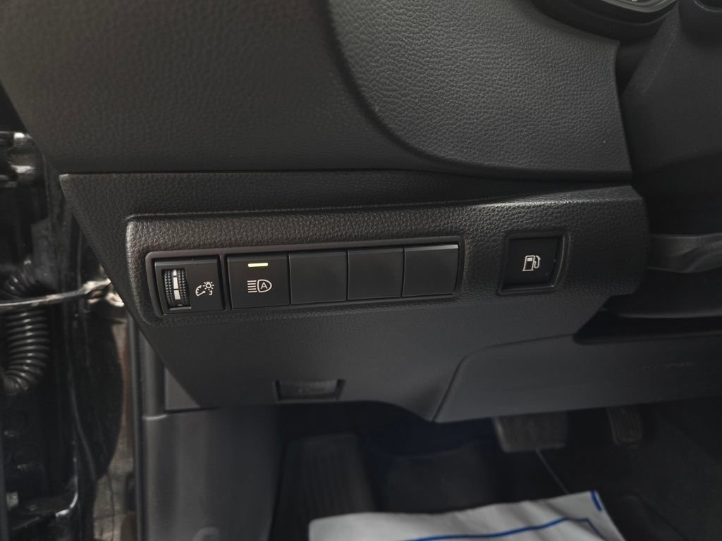 Used 2022 Toyota Corolla LE FWD image 14