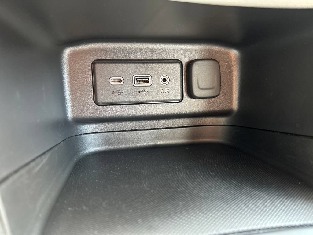 Used 2024 Chevrolet Equinox LS AWD/4WD image 27