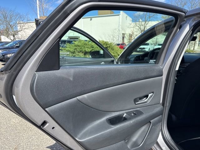 Used 2023 Hyundai Elantra SEL w/ Convenience Package image 32