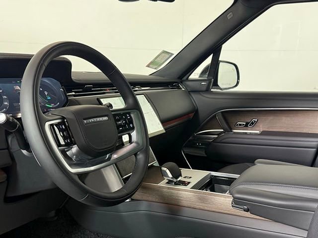 New 2025 Land Rover Range Rover SE image 40