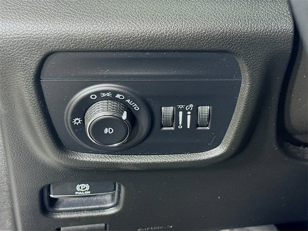 Used 2021 Jeep Grand Cherokee L Overland w/ Luxury Tech Group IV image 23